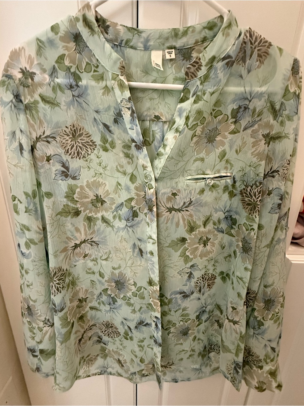 Kut from the Kloth Mint Green Floral Button-Up Blouse